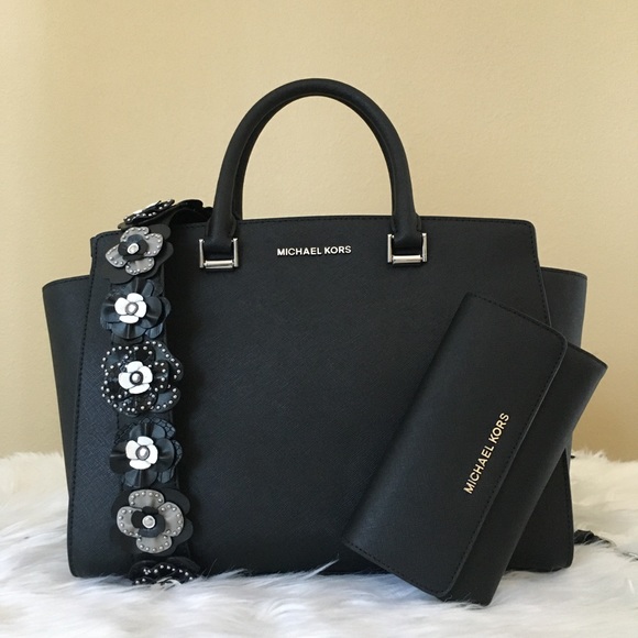 Michael Kors Handbags - New Michael Kors Large Selma satchel & wallet